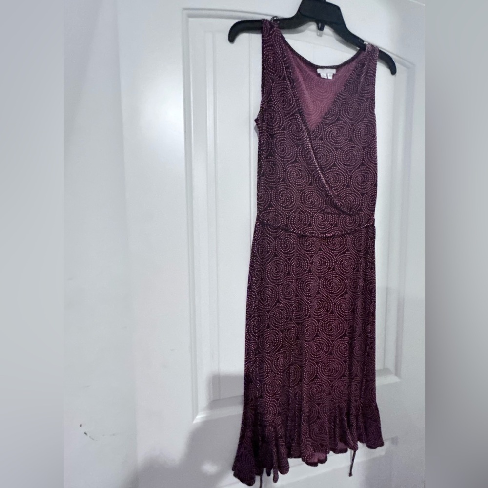 London Times Sleeveless Spiral Burgundy Midi Dress